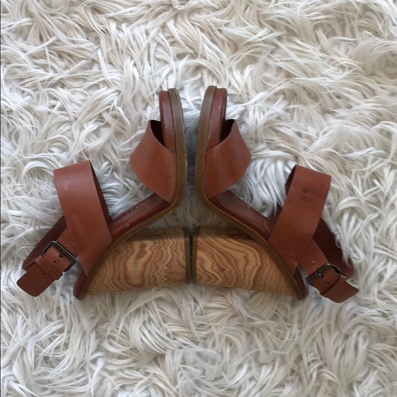 • Vince • Haley Wooden Block Heel Sandals Brown - Picture 5 of 8